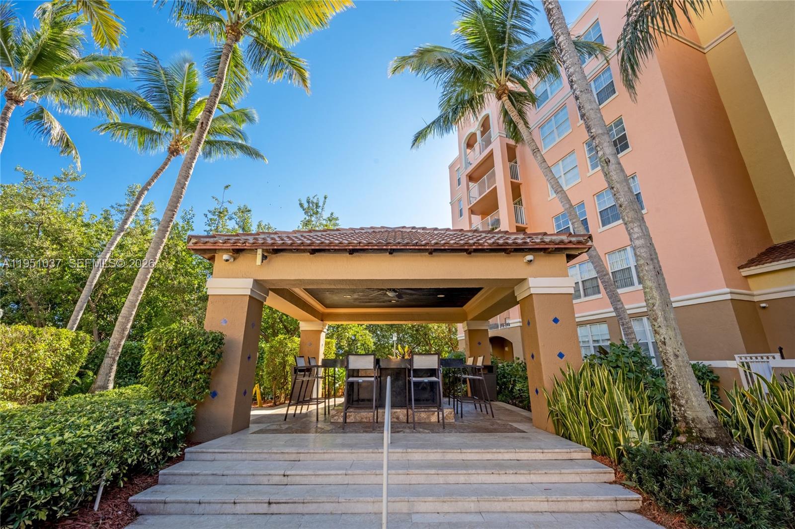 THE YACHT CLUB AT AVENTURA - Residential