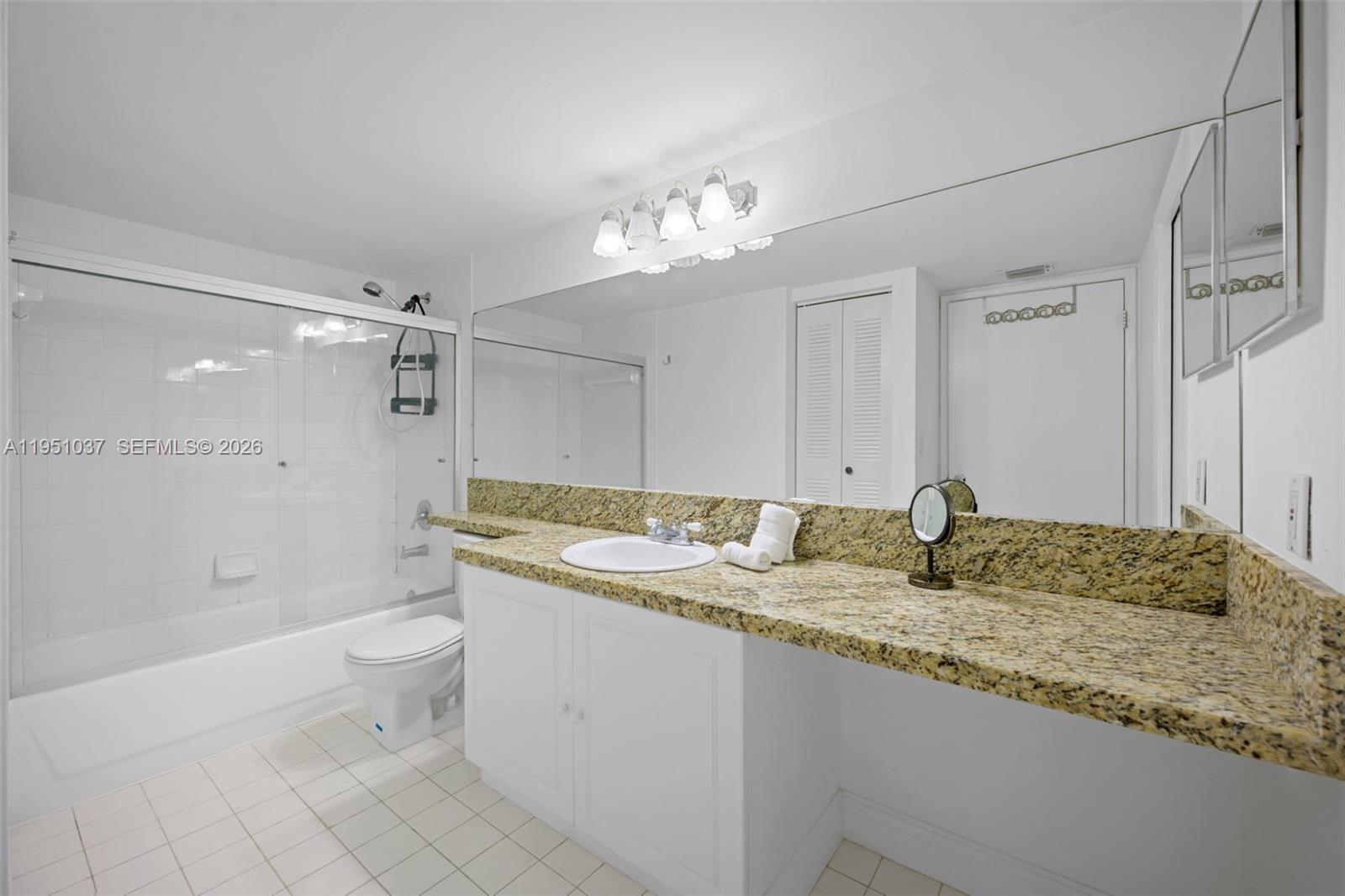 THE YACHT CLUB AT AVENTURA - Residential