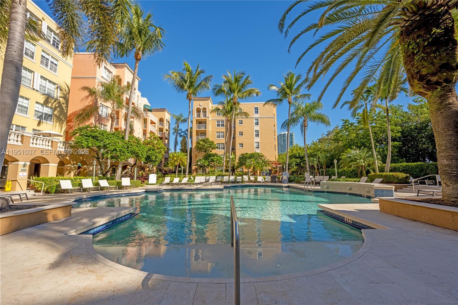 THE YACHT CLUB AT AVENTURA - Residential