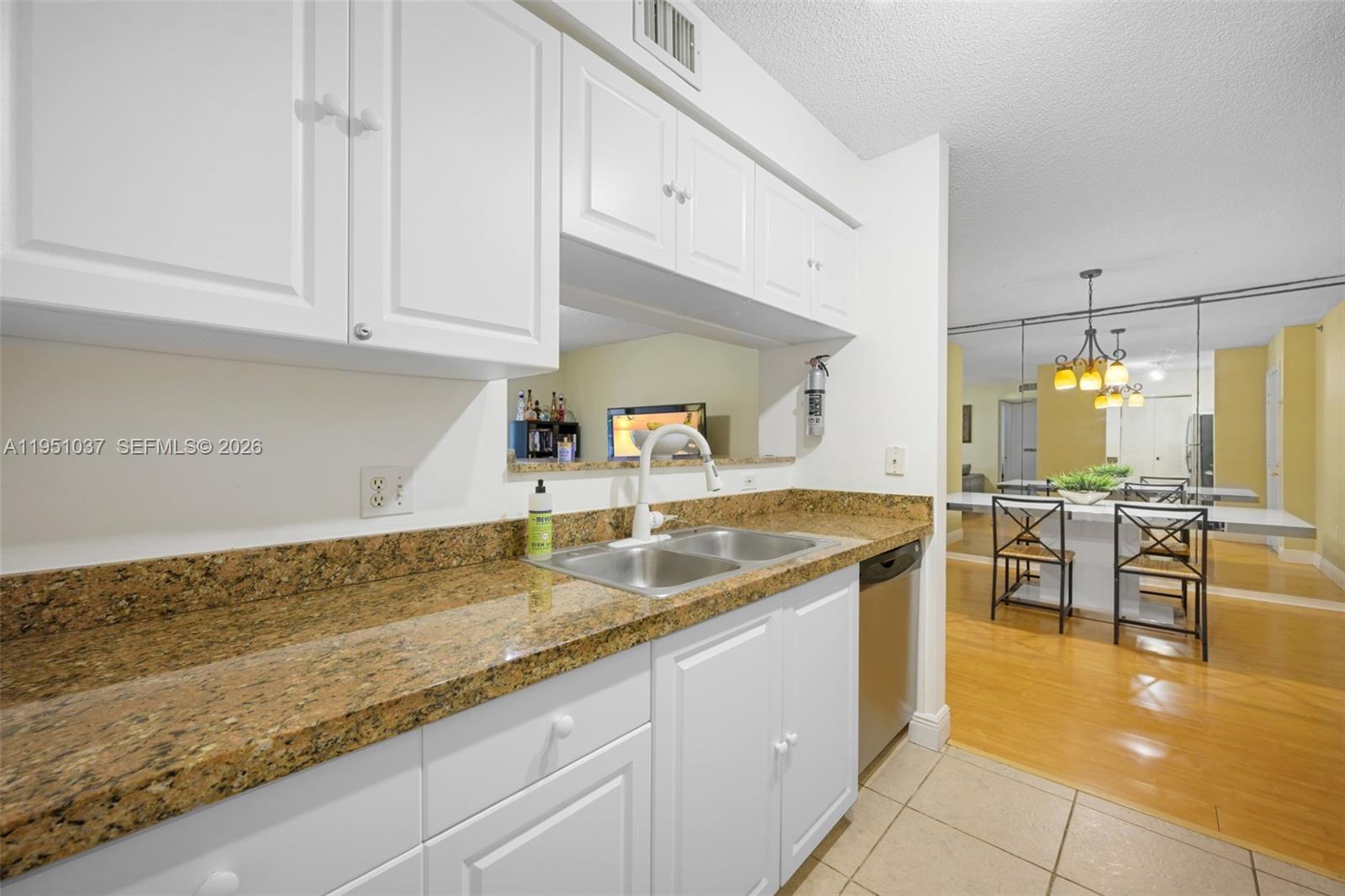 THE YACHT CLUB AT AVENTURA - Residential