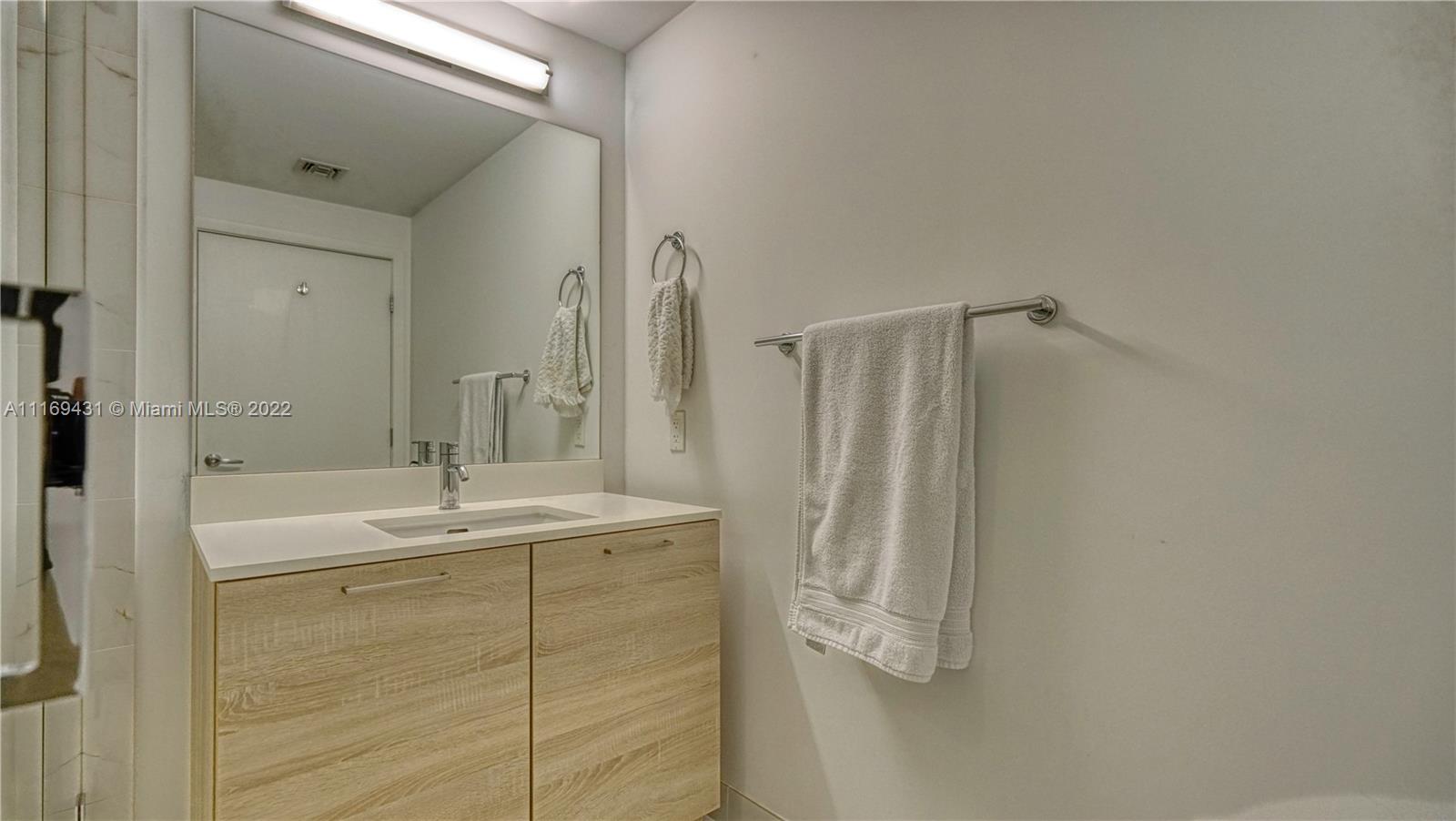 THE HARBOUR SOUTH CONDO - Residential