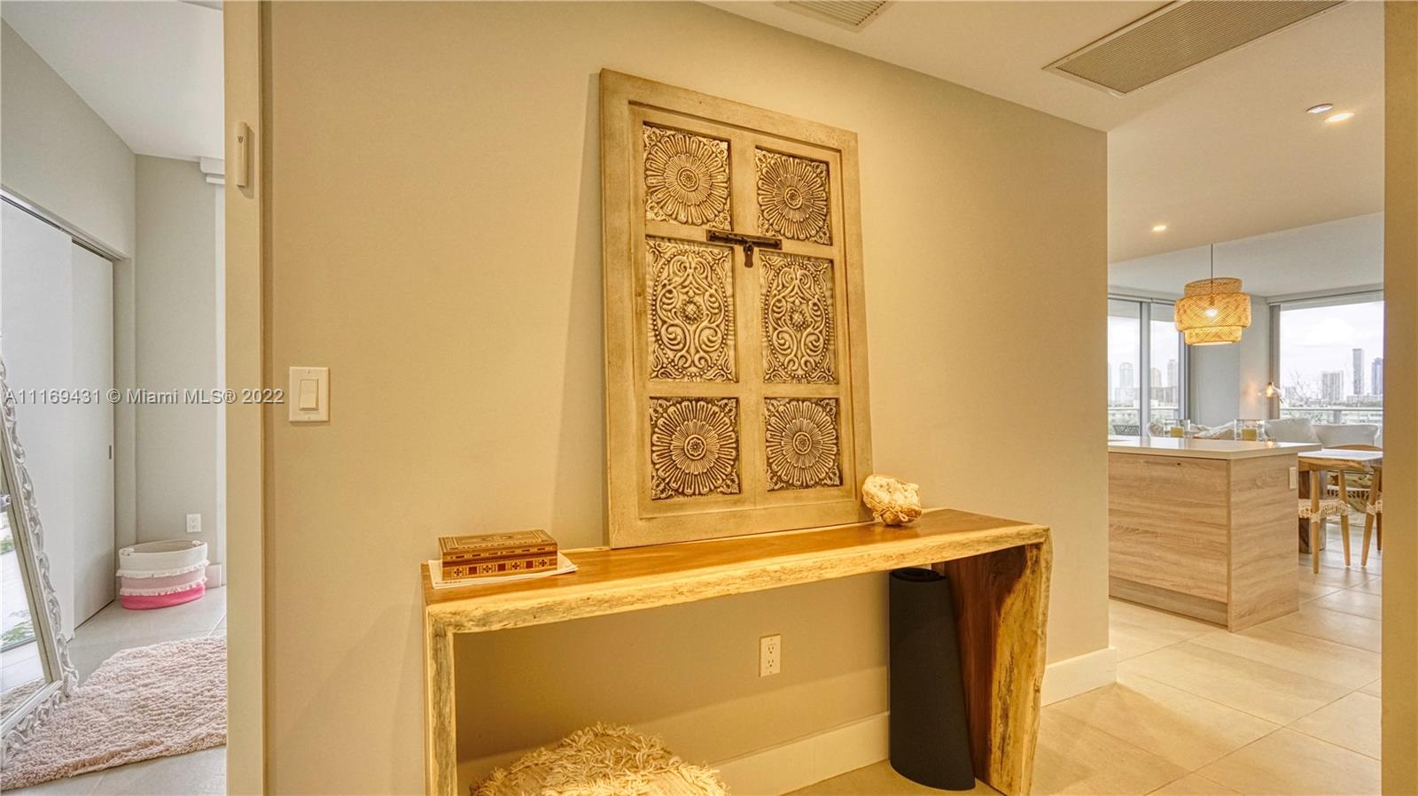 THE HARBOUR SOUTH CONDO - Residential