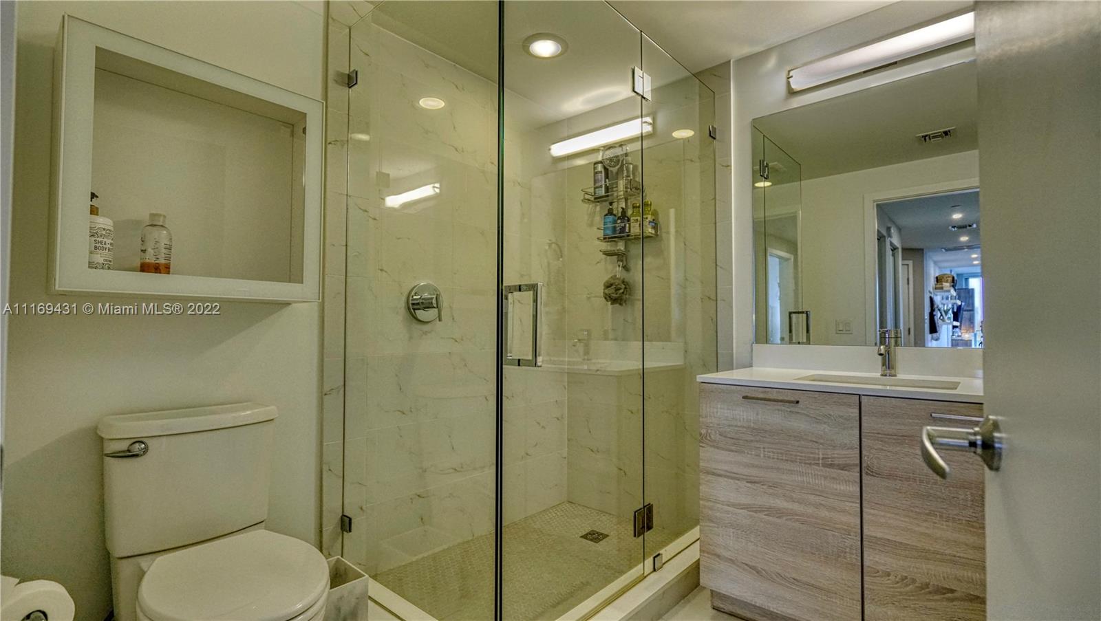 THE HARBOUR SOUTH CONDO - Residential