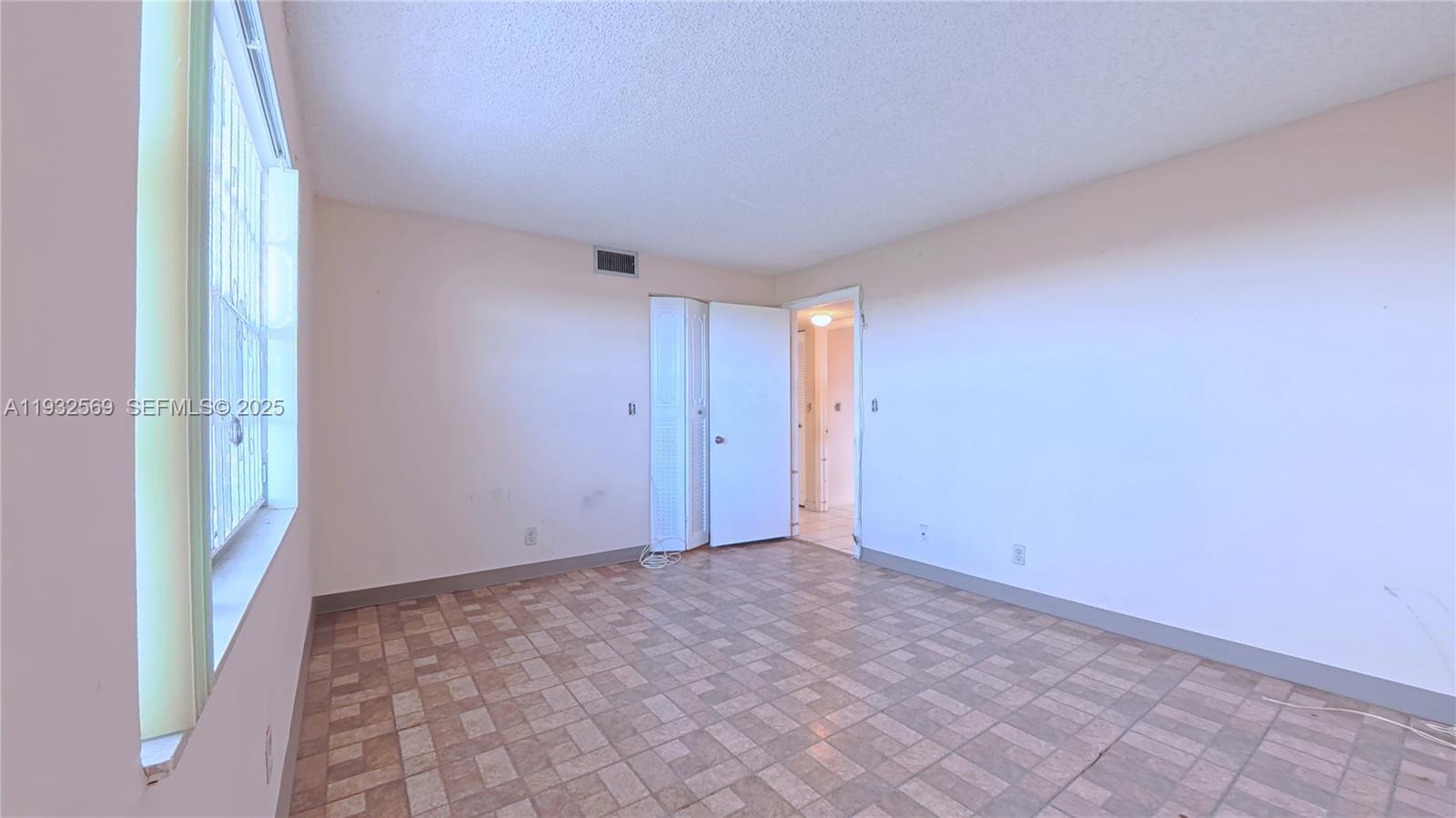 MEADOWBROOK LAKES VIEW CO - Residential