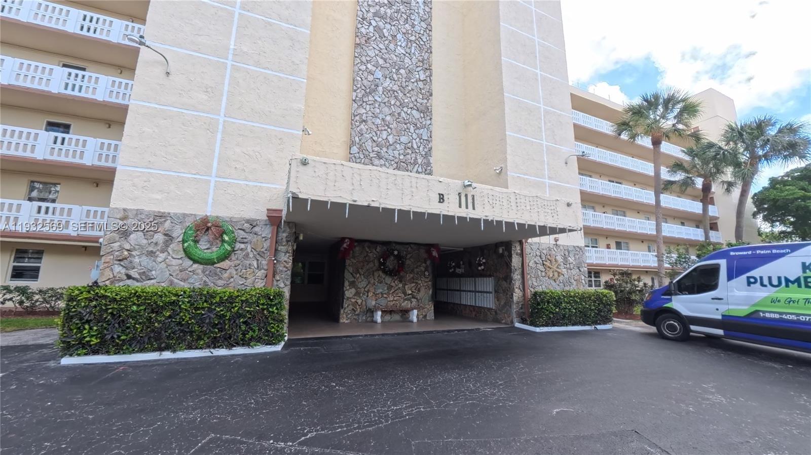 MEADOWBROOK LAKES VIEW CO - Residential