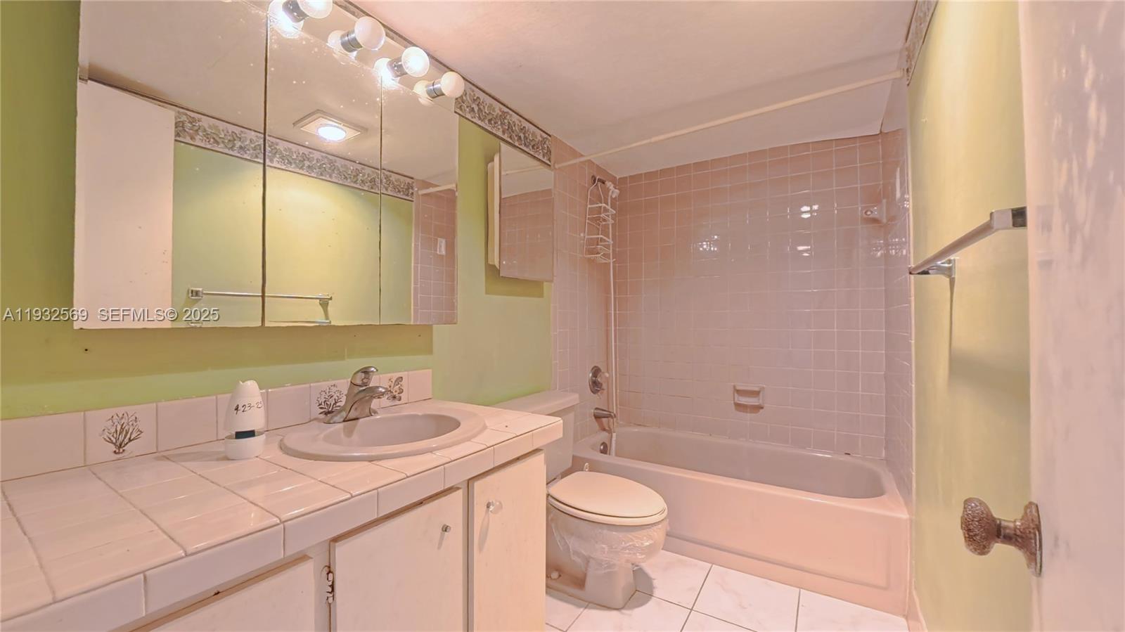 MEADOWBROOK LAKES VIEW CO - Residential