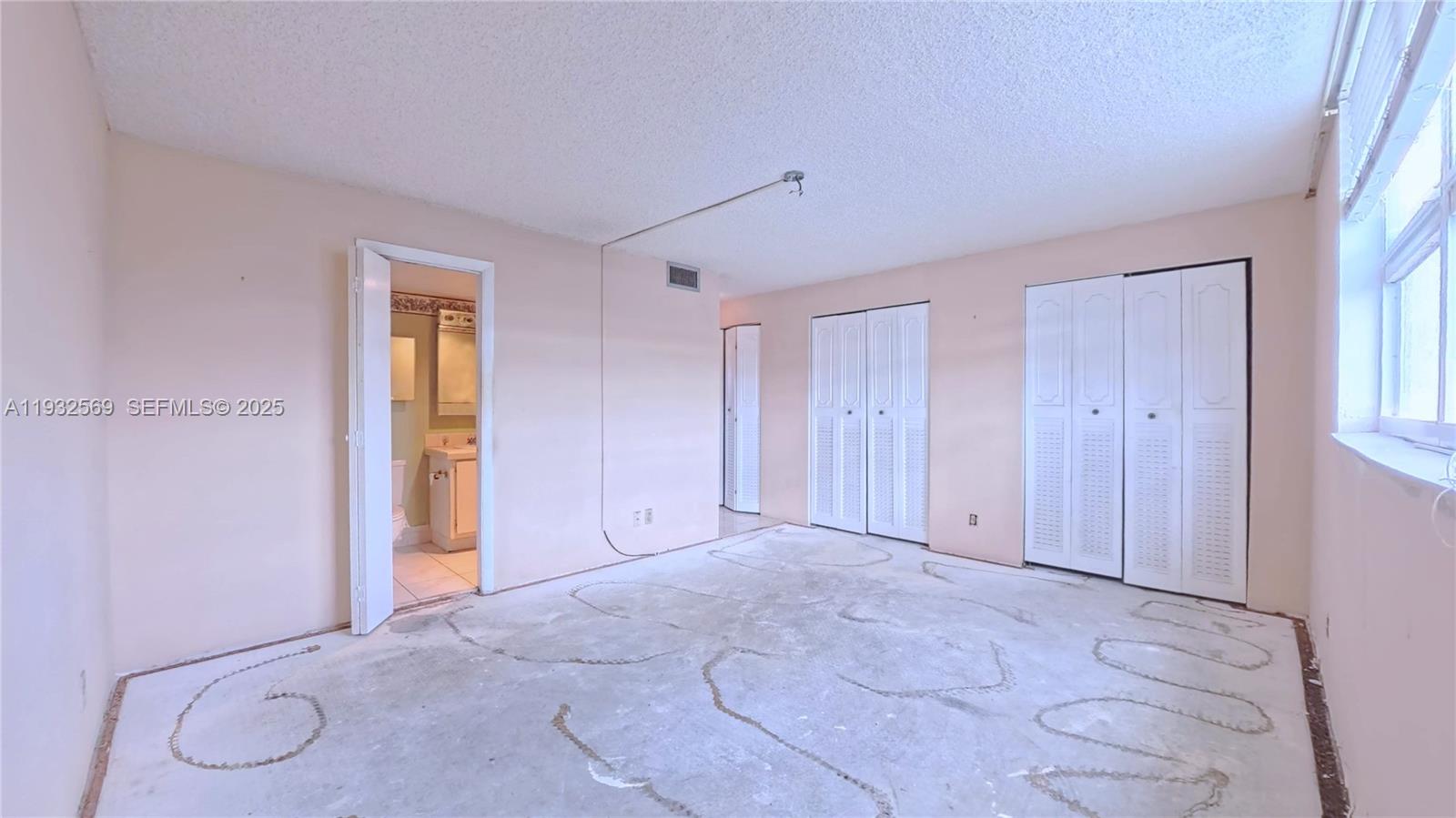 MEADOWBROOK LAKES VIEW CO - Residential