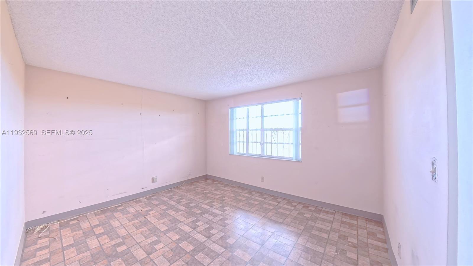 MEADOWBROOK LAKES VIEW CO - Residential