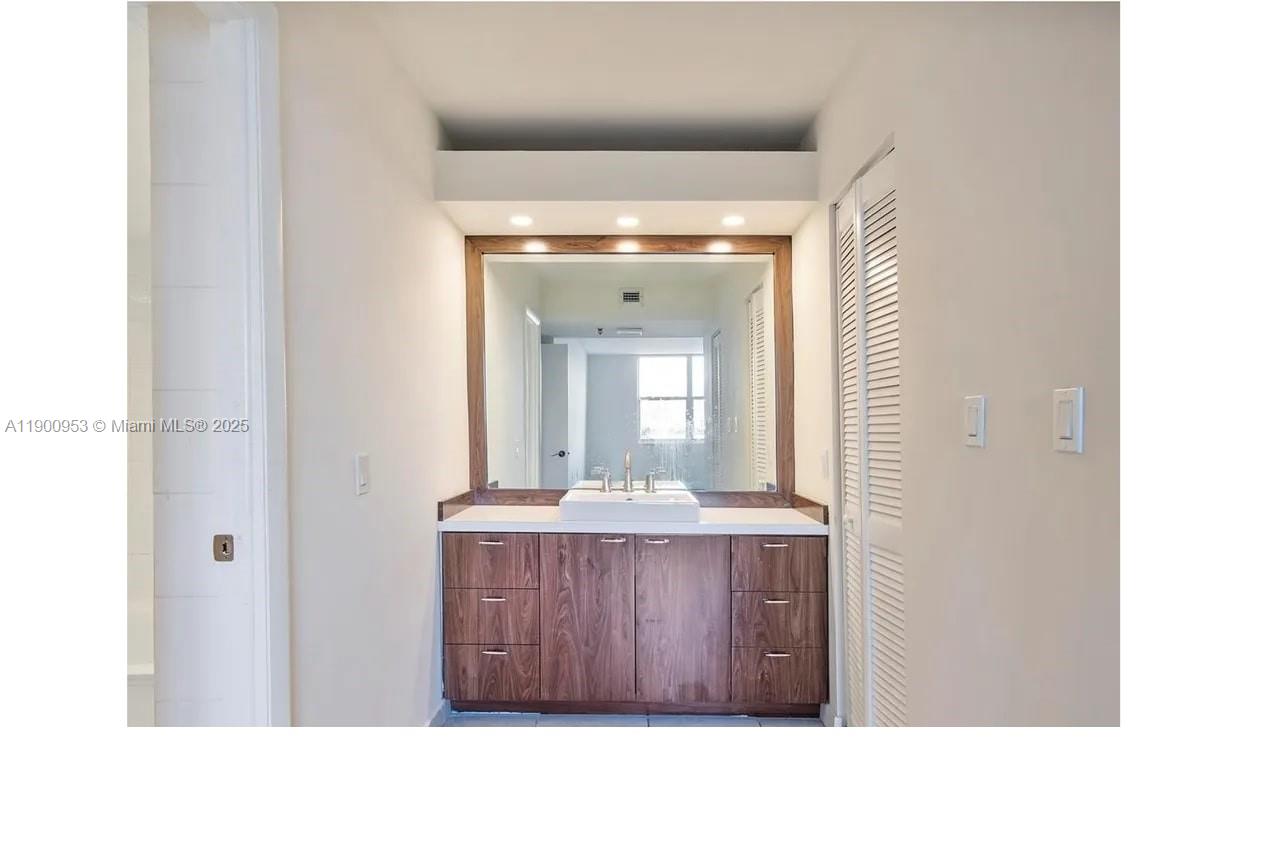 GREYNOLDS PARK CLUB CONDO - Residential
