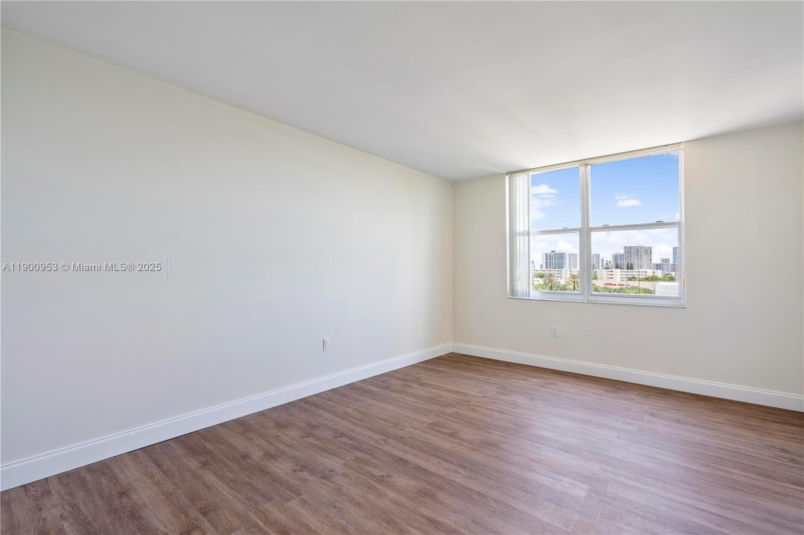 GREYNOLDS PARK CLUB CONDO - Residential