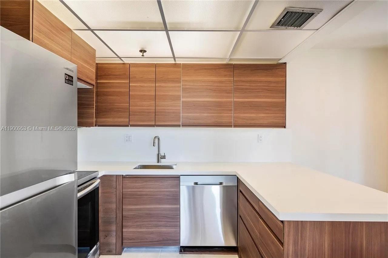 Seller highly motivated! Lowest-priced 3-bedroom unit in the community and priced to sell.

Remodeled 3-bedroom, 2-bath corner unit on the 6th floor offering 1,652 SF of bright living space with beautiful views of Greynolds Park and the city skyline. Features include an updated kitchen, spacious living and dining areas, generously sized bedrooms, and an in-unit washer and dryer. The primary suite boasts two walk-in closets.

Recent upgrades include hurricane-impact windows and sliding glass doors, a renovated screened balcony, with a covered patio. Includes 2 assigned parking spaces plus 1 additional space, gated entry, and secured lobby.

Ideally located in the desirable Ojus area of North Miami Beach, next to Greynolds Park and just minutes from Aventura Mall, shopping, dining, and major roadways.  Association requires a minimum 700 credit score. 

AGENTS please read the Broker Remarks before scheduling a showing.