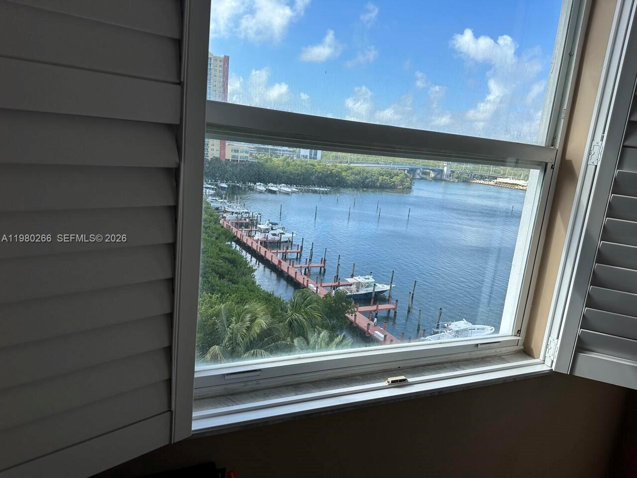 PORTO BELLAGIO CONDO - Residential