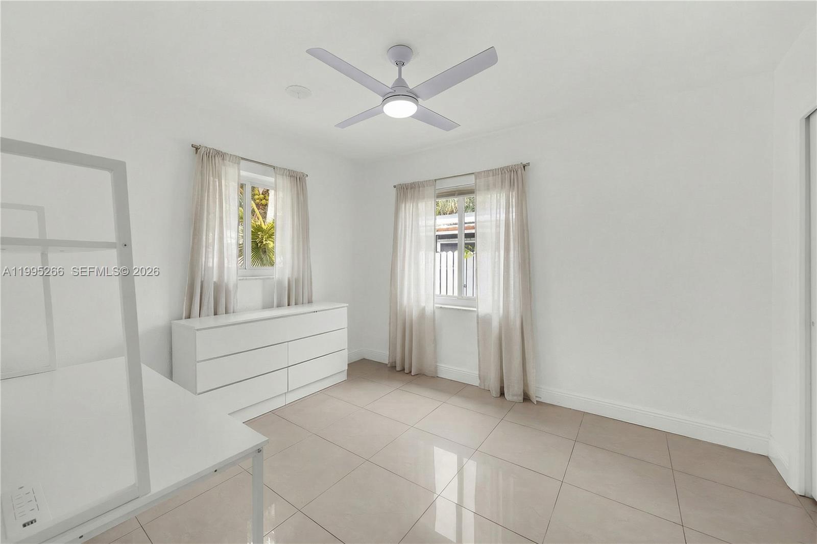 HOLLYWOOD COUNTRY CLUB DI - Residential