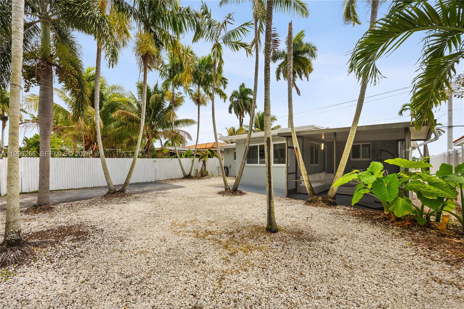 HOLLYWOOD COUNTRY CLUB DI - Residential