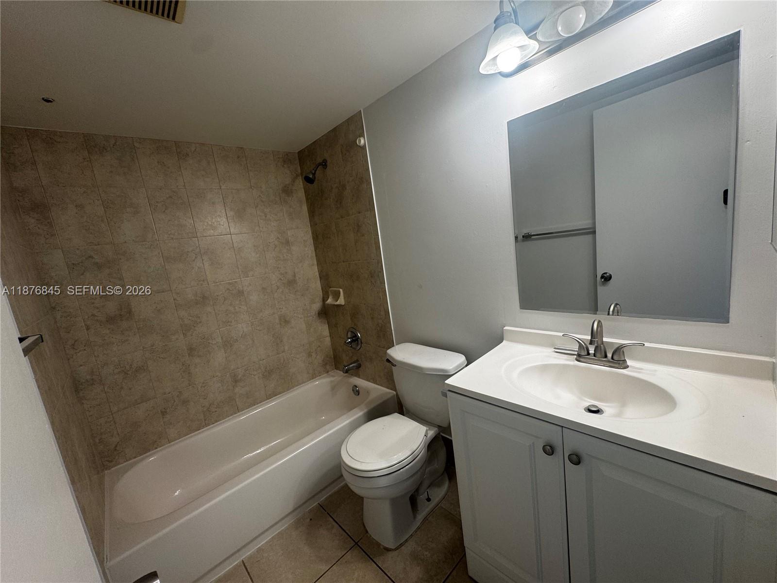 KINGSLEY AT CENTURY VILLA - Residential Lease
