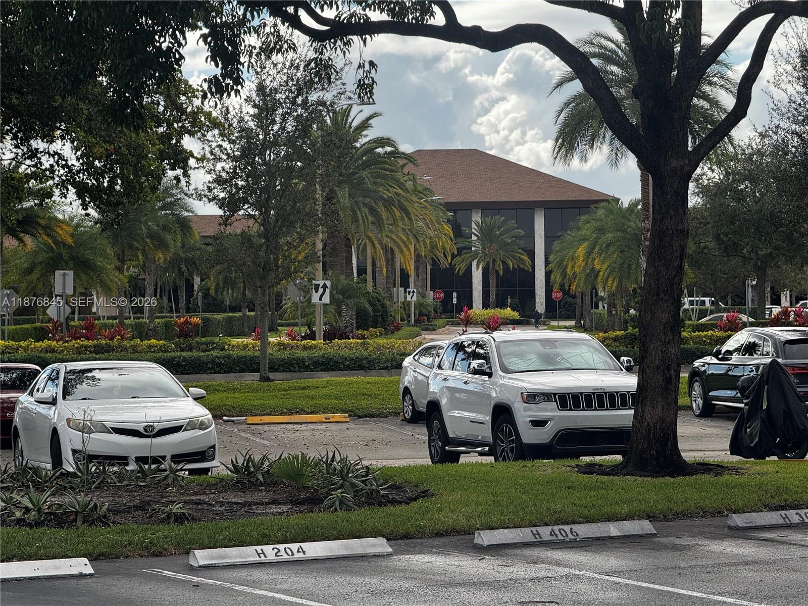 KINGSLEY AT CENTURY VILLA - Residential Lease