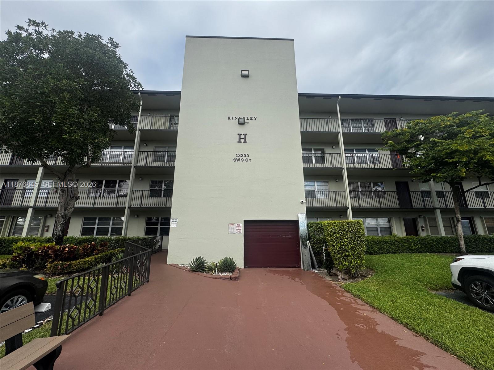 KINGSLEY AT CENTURY VILLA - Residential Lease