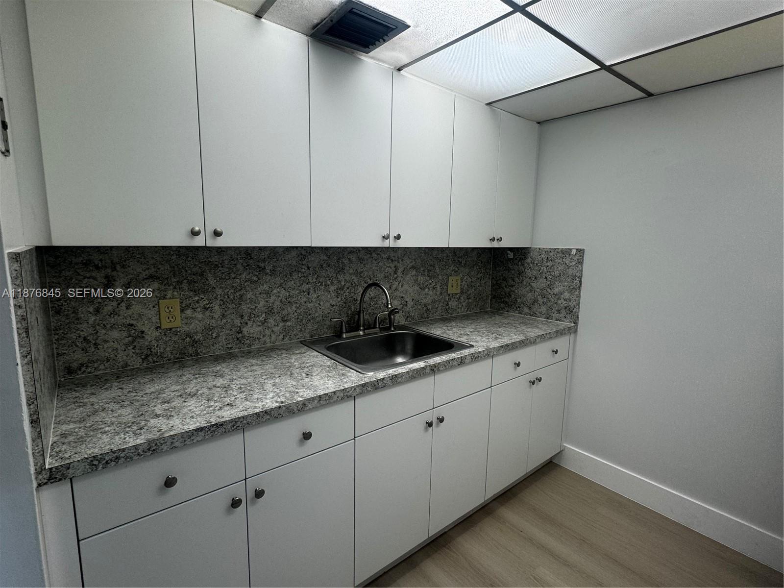 KINGSLEY AT CENTURY VILLA - Residential Lease