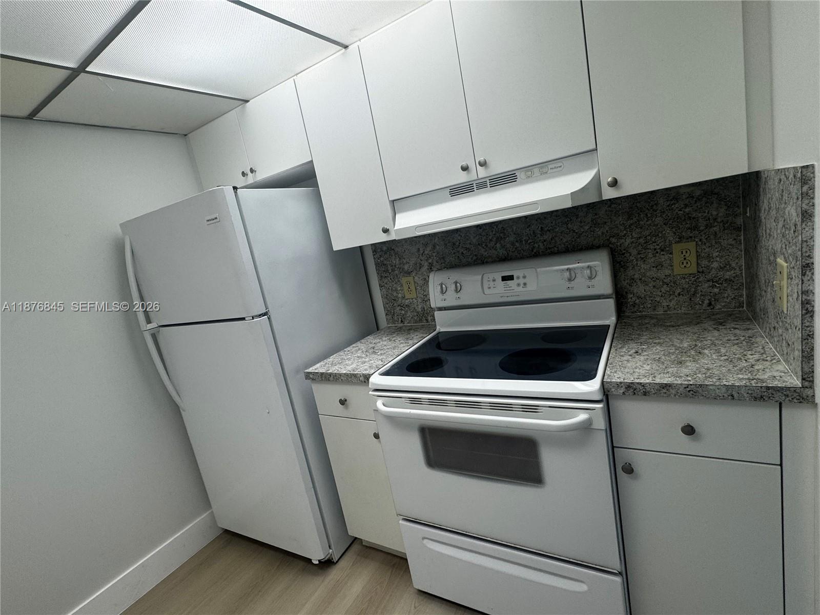 KINGSLEY AT CENTURY VILLA - Residential Lease