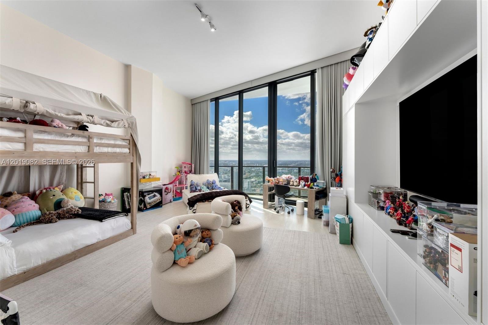 ONE THOUSAND MUSEUM CONDO - Residential
