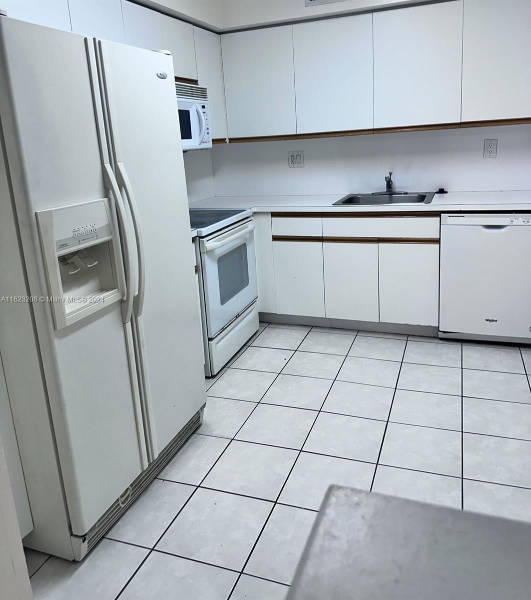 MYSTIC POINTE TOWER 600 C - Residential Lease