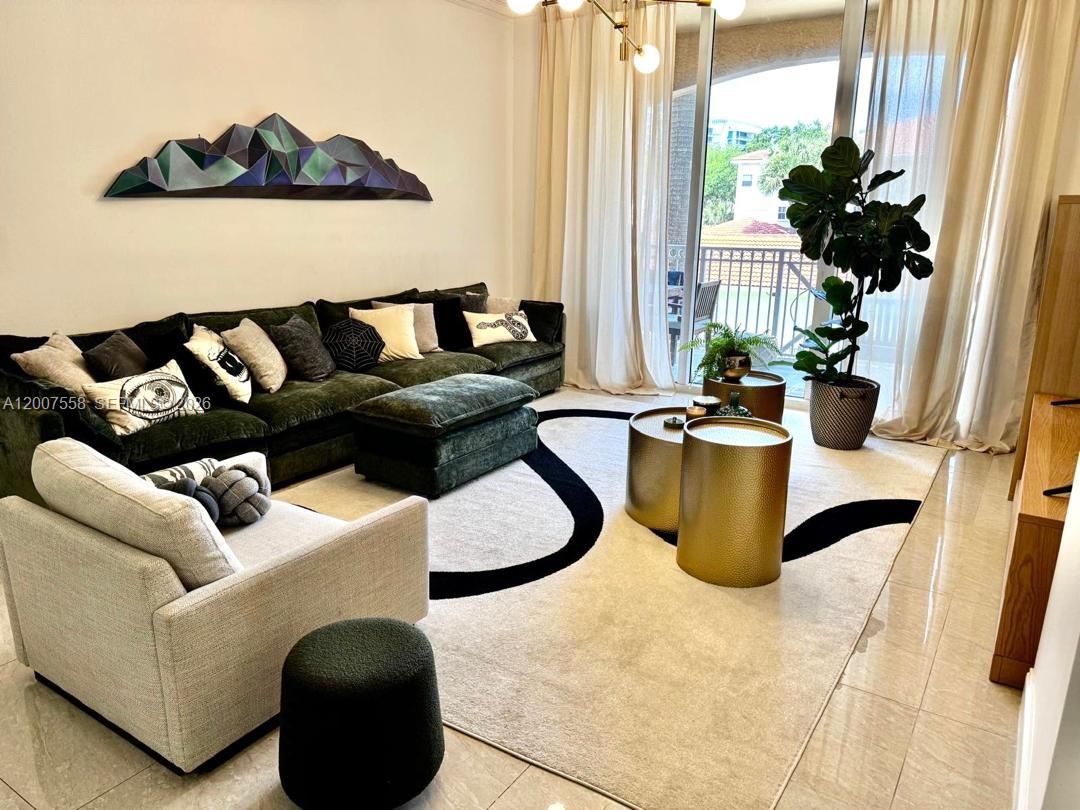 ALAQUA CONDO - Residential