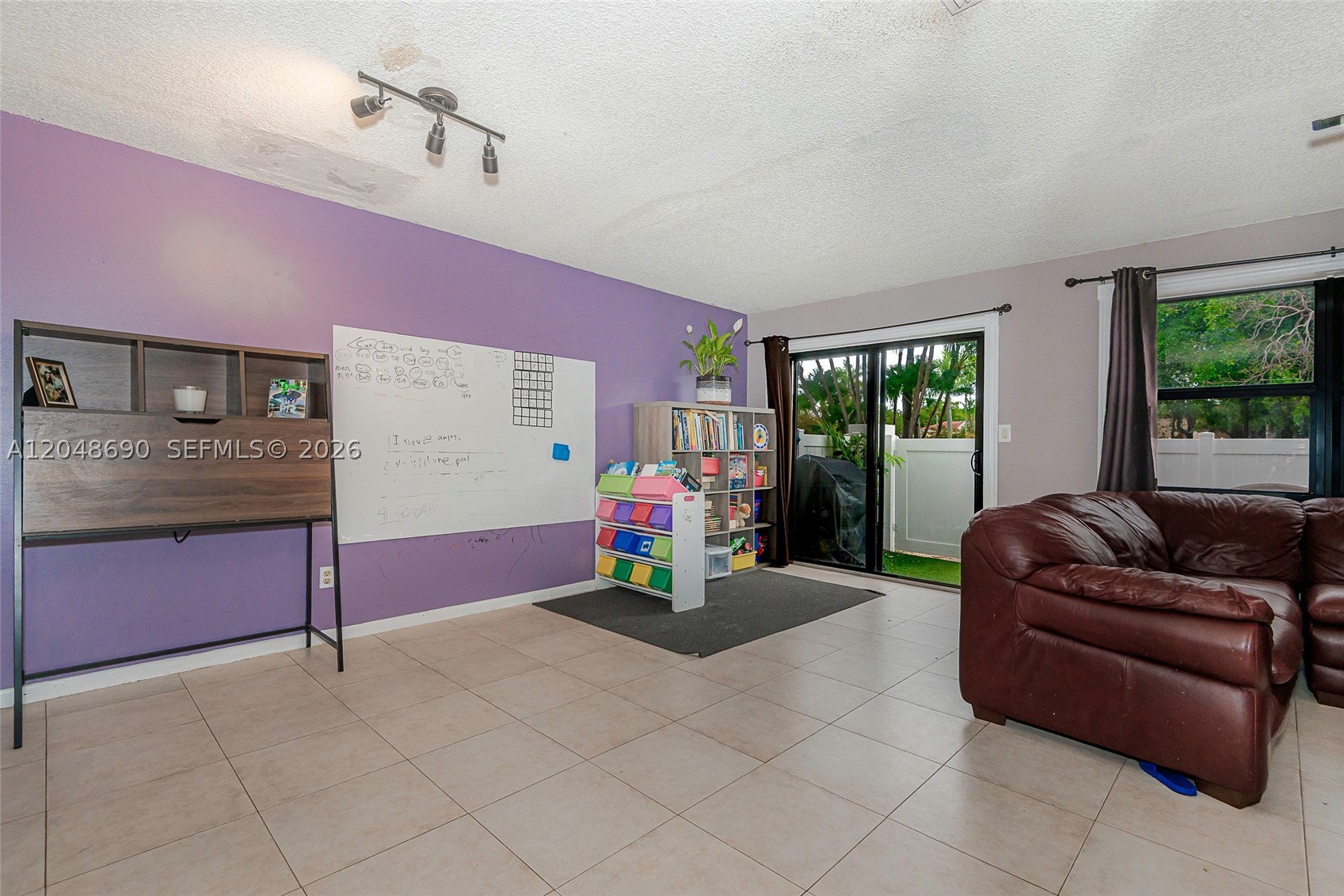 PEMBROKE LAKES SECTION EI - Residential