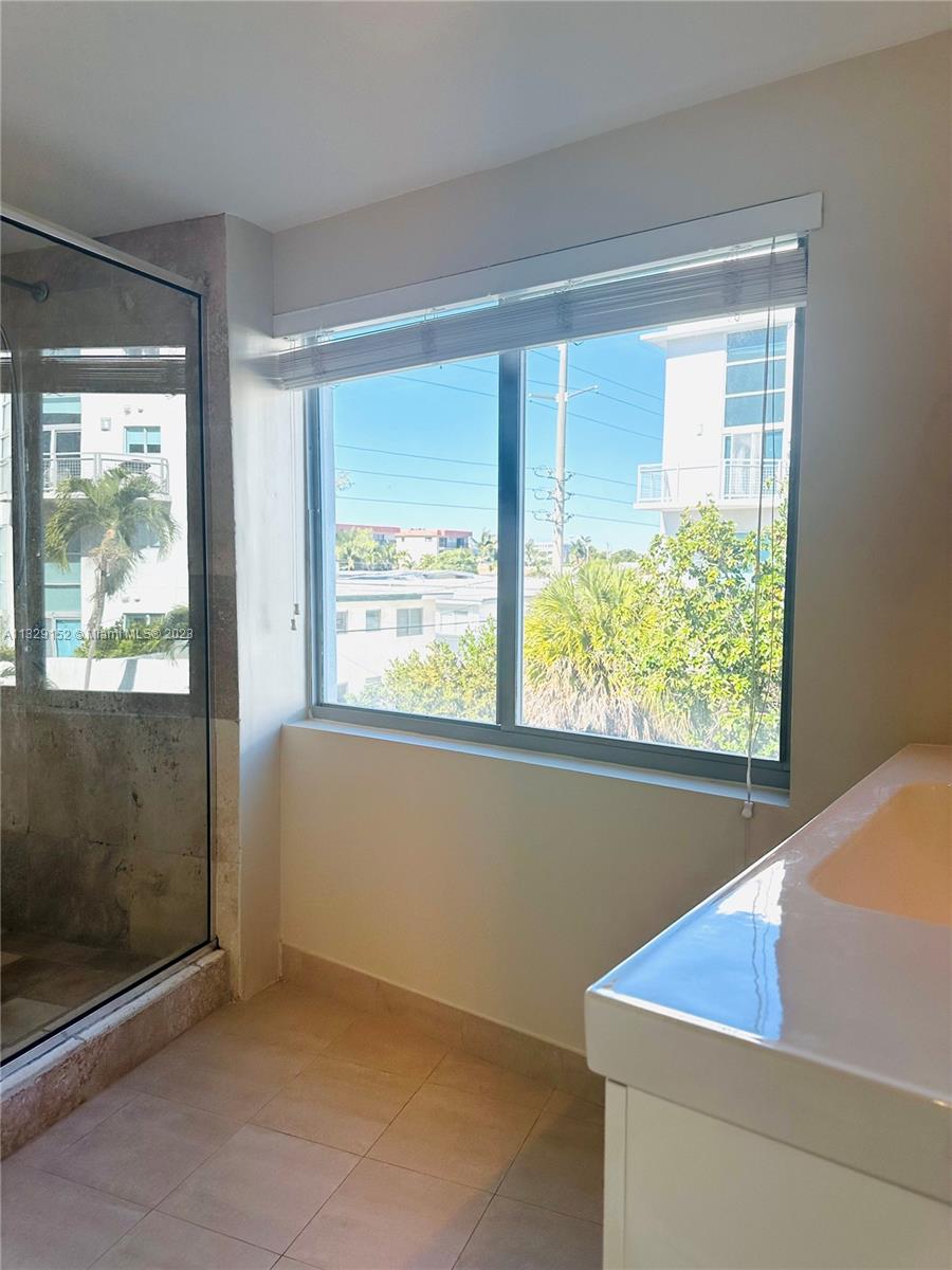VILAMUR CONDO - Residential Lease