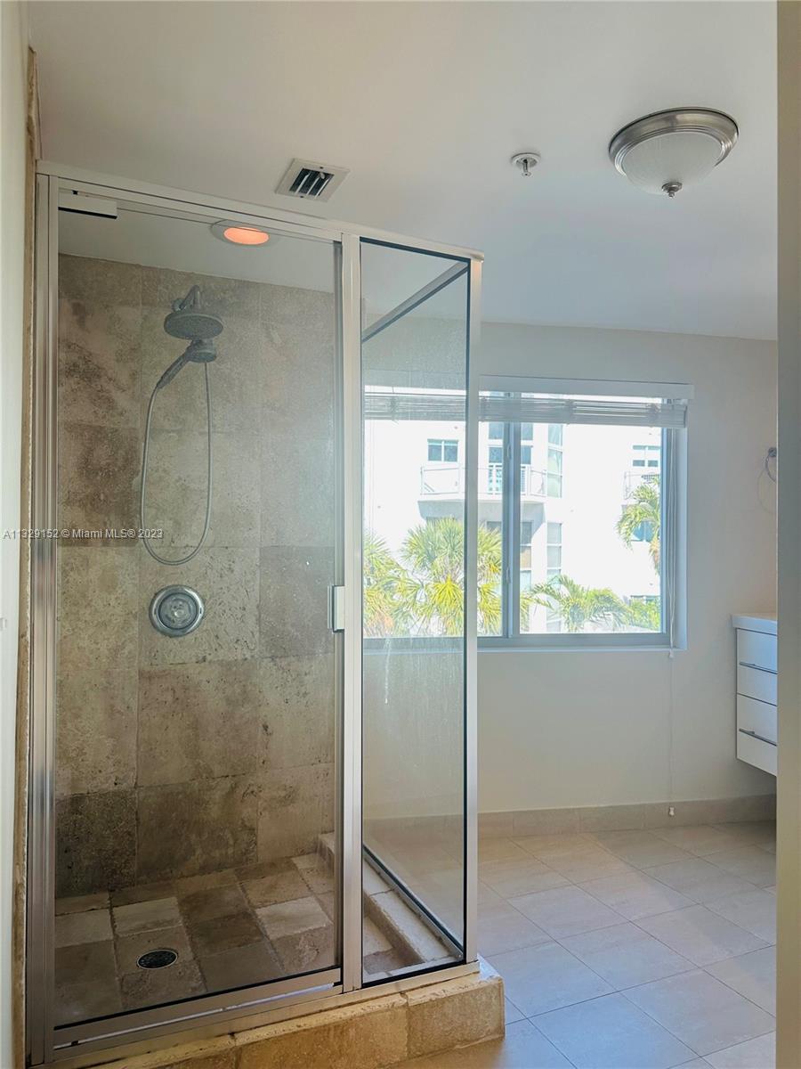 VILAMUR CONDO - Residential Lease