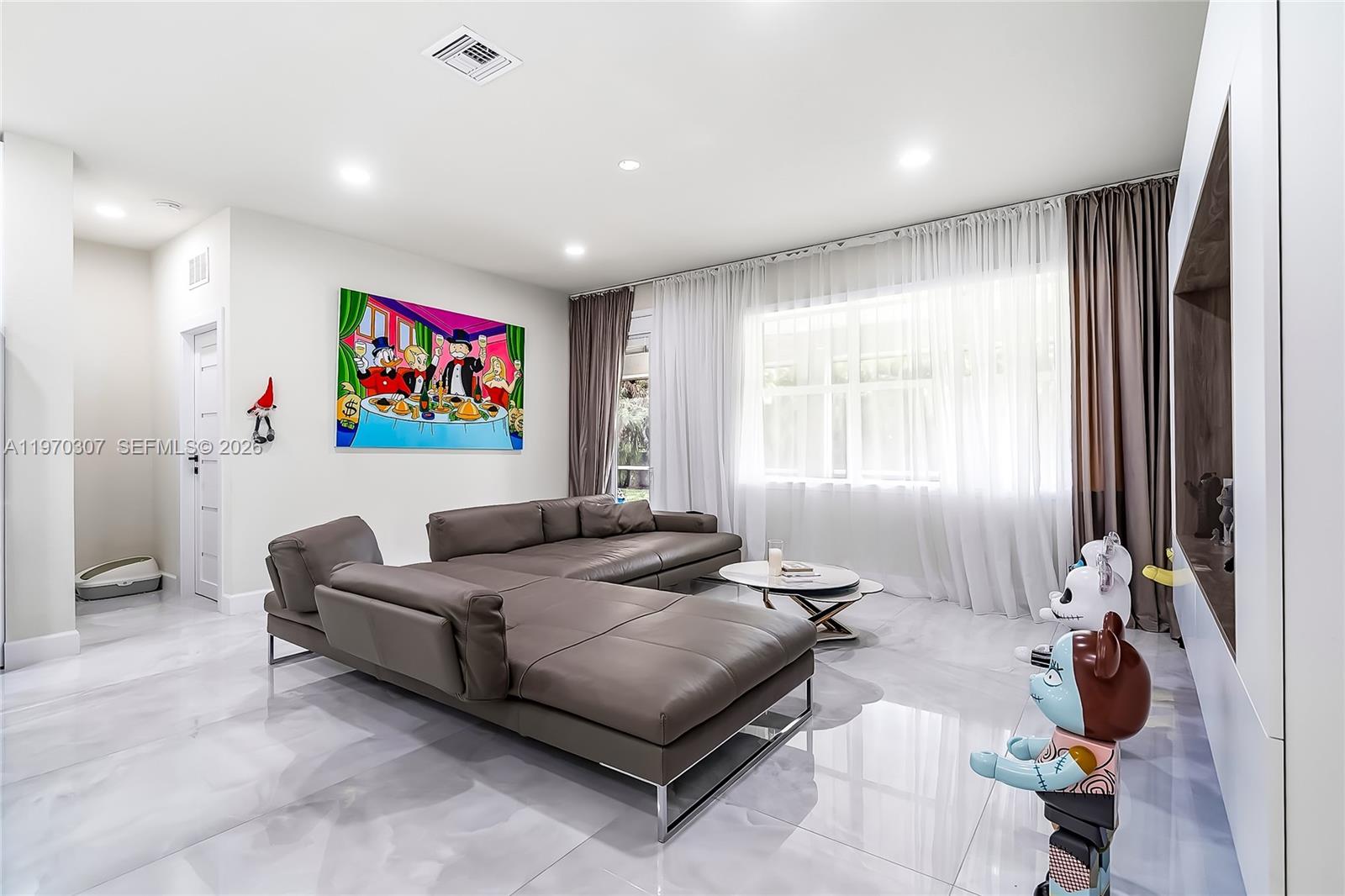 HILLCREST COUNTRY CLUB SO - Residential