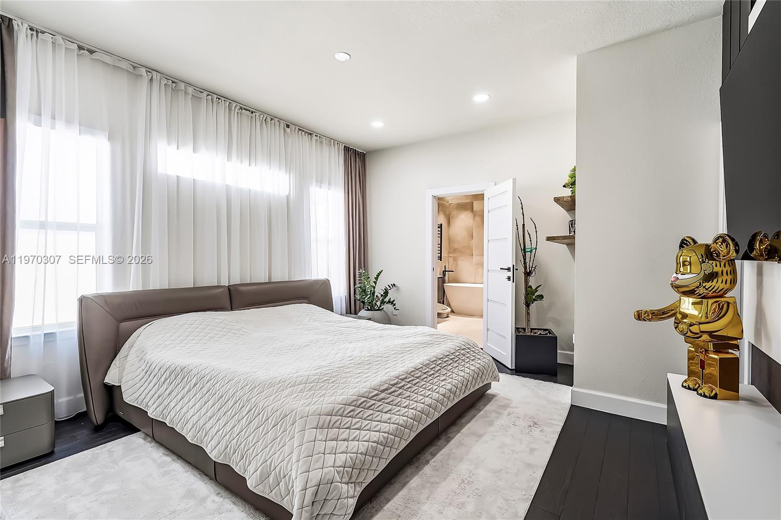 HILLCREST COUNTRY CLUB SO - Residential