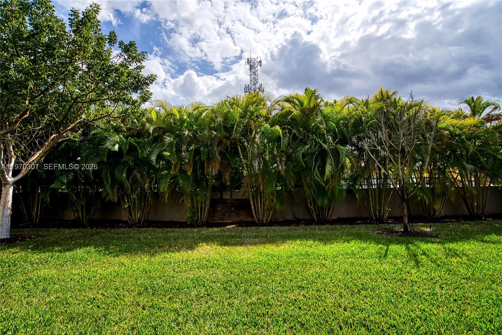 HILLCREST COUNTRY CLUB SO - Residential