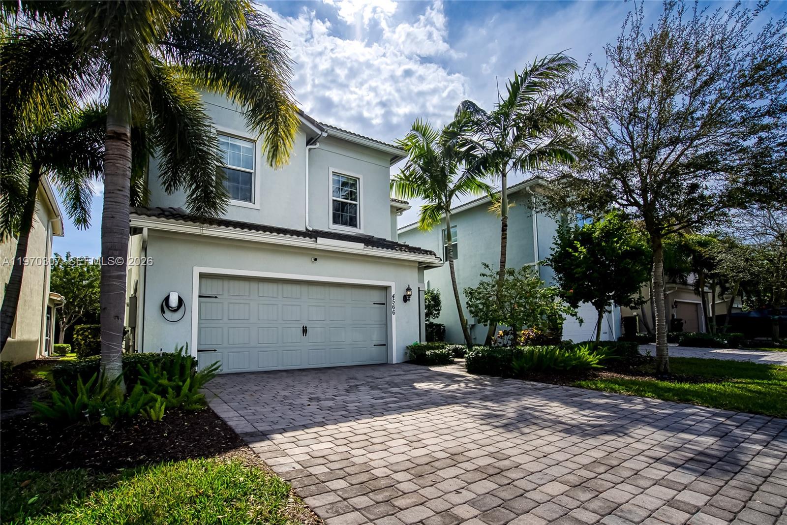 HILLCREST COUNTRY CLUB SO - Residential