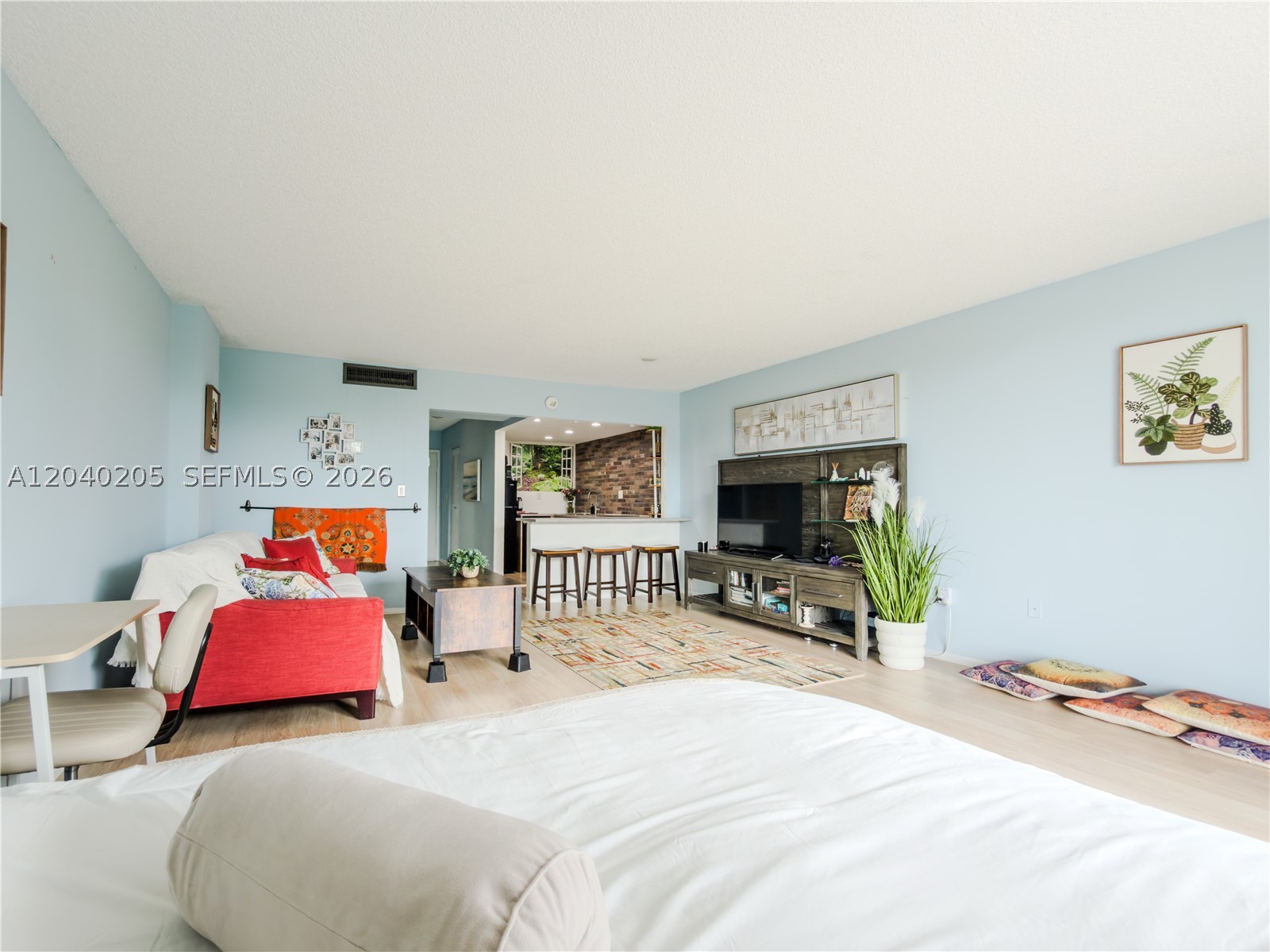 THREE HORIZONS EAST CONDO - Residential