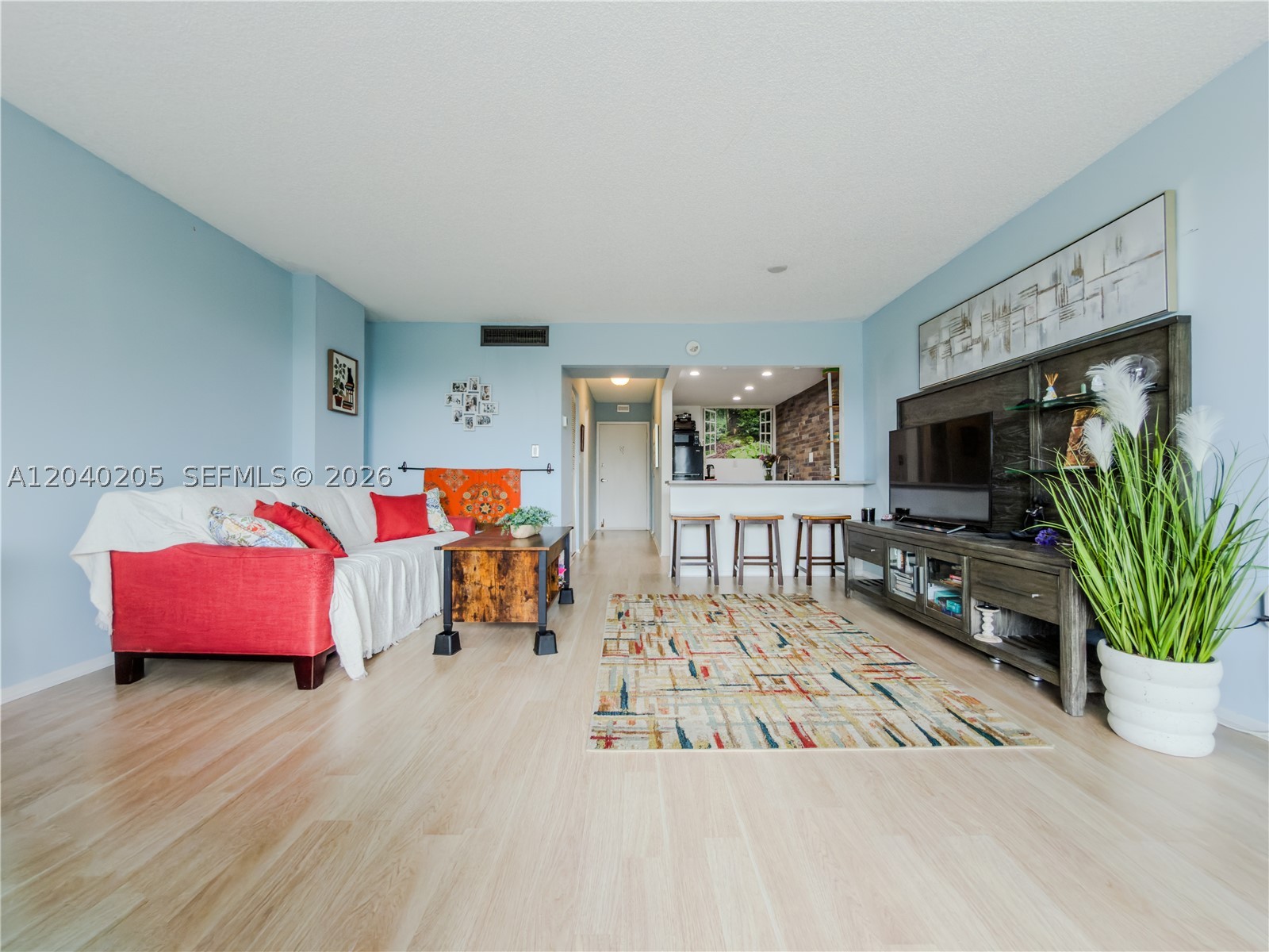 THREE HORIZONS EAST CONDO - Residential