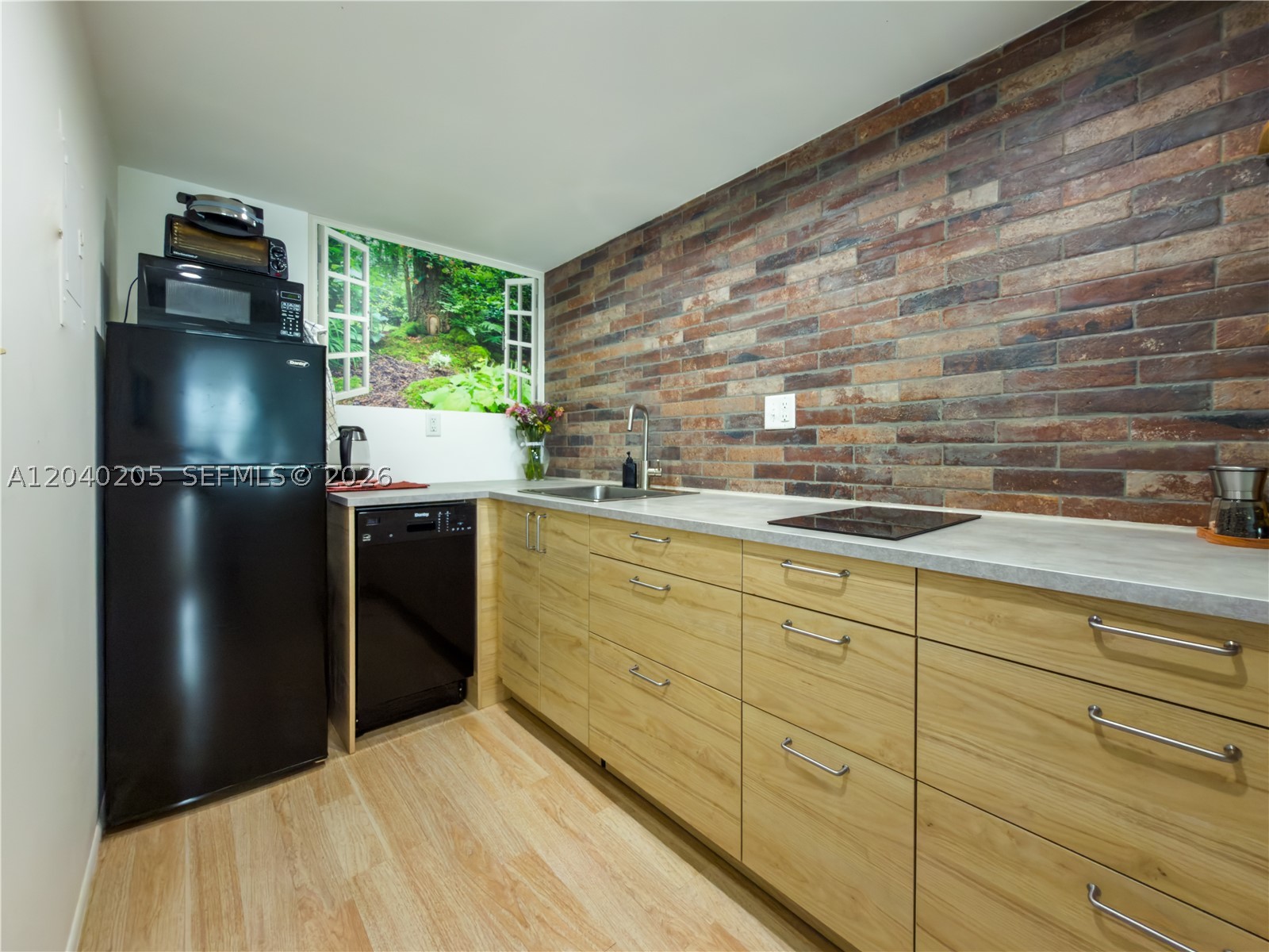 THREE HORIZONS EAST CONDO - Residential