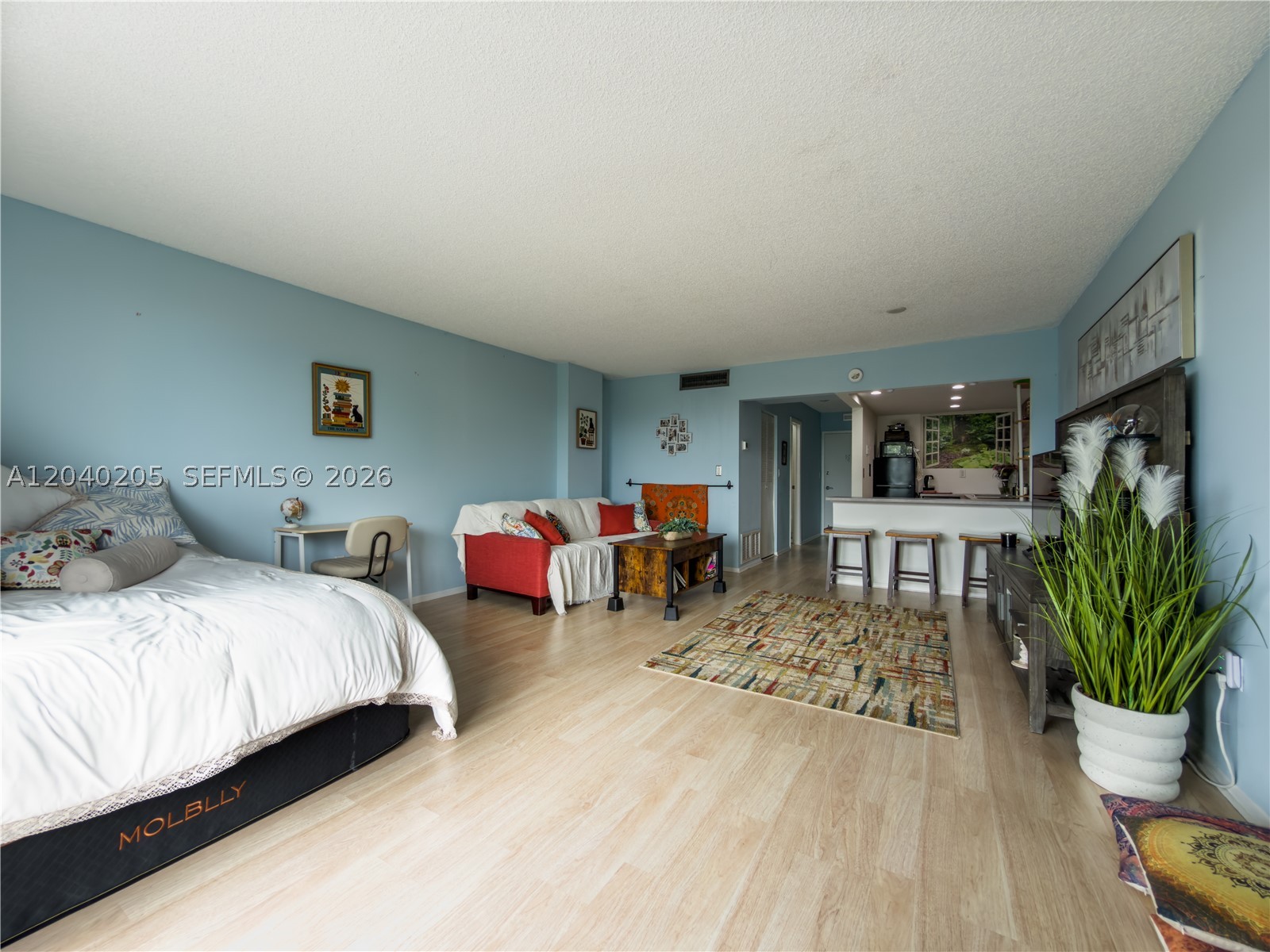 THREE HORIZONS EAST CONDO - Residential