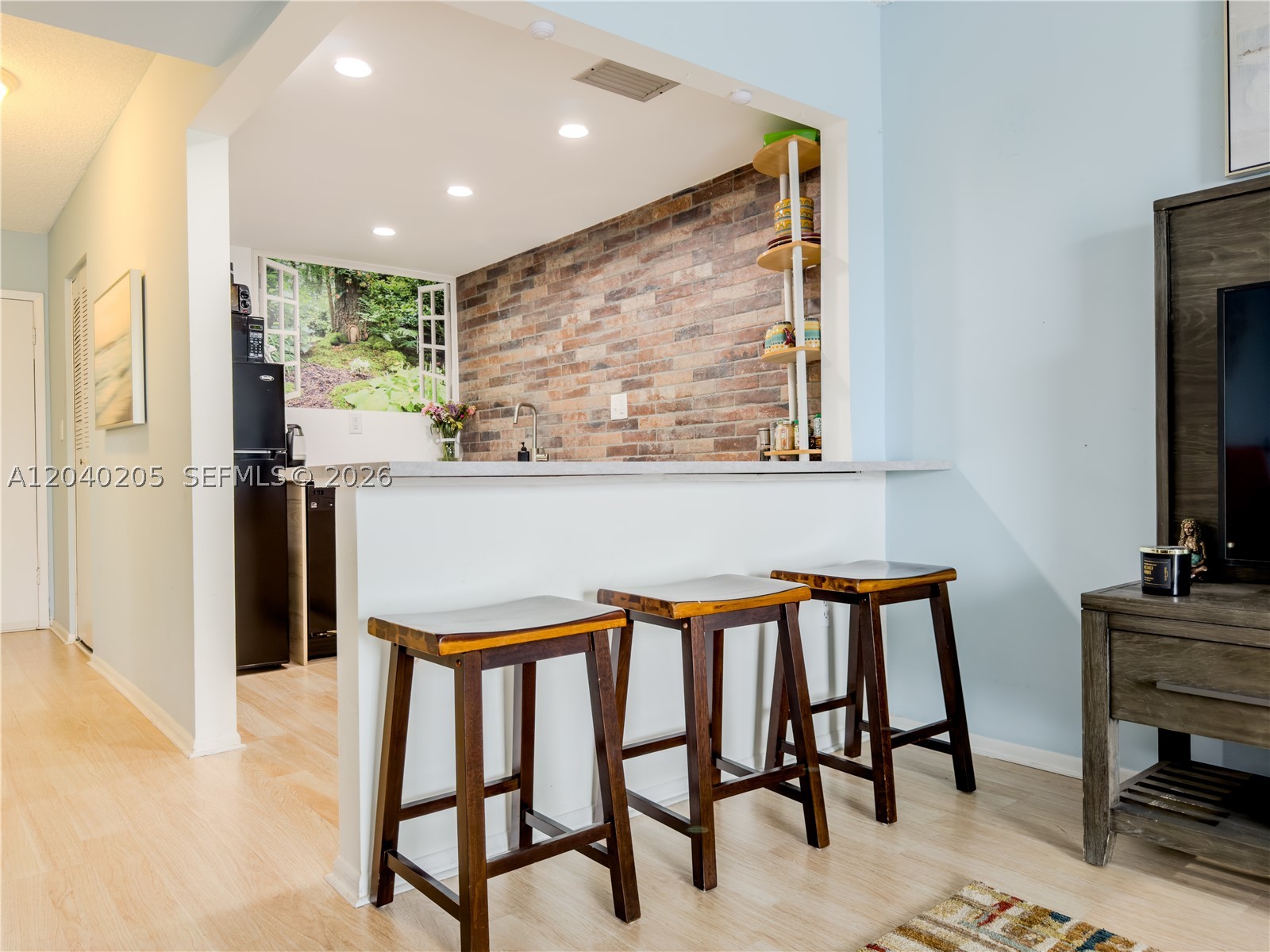 THREE HORIZONS EAST CONDO - Residential