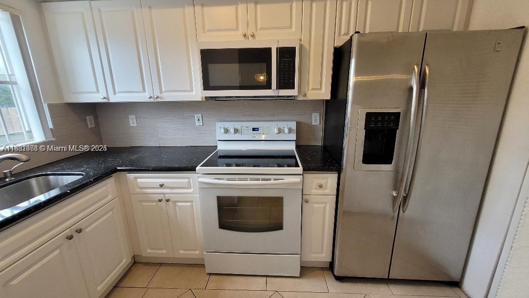 SUNSET PALM VILLAS CONDO - Residential