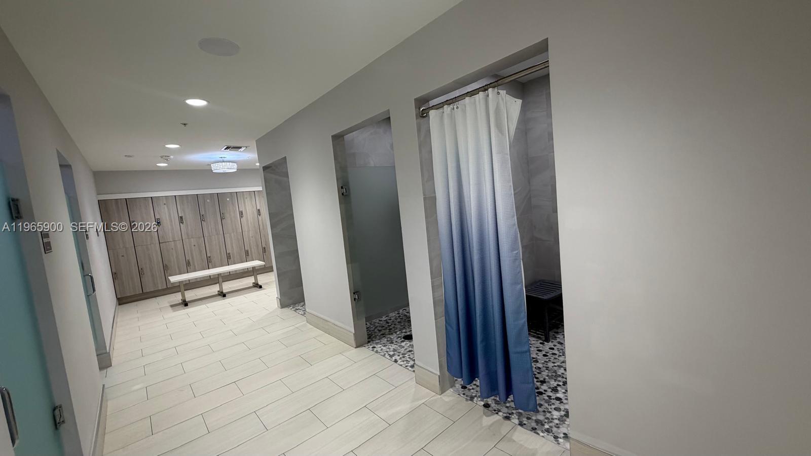 HUNTINGTON POINTE - Residential