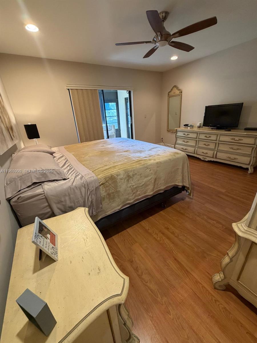 HUNTINGTON POINTE - Residential