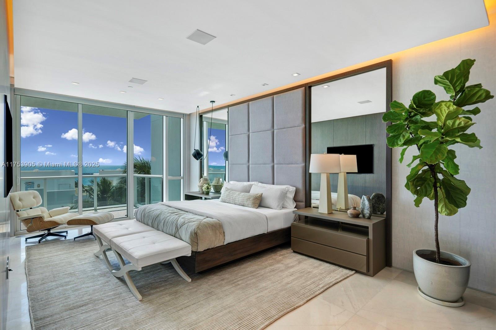 CONTINUUM ON SOUTH BEACH - Residential