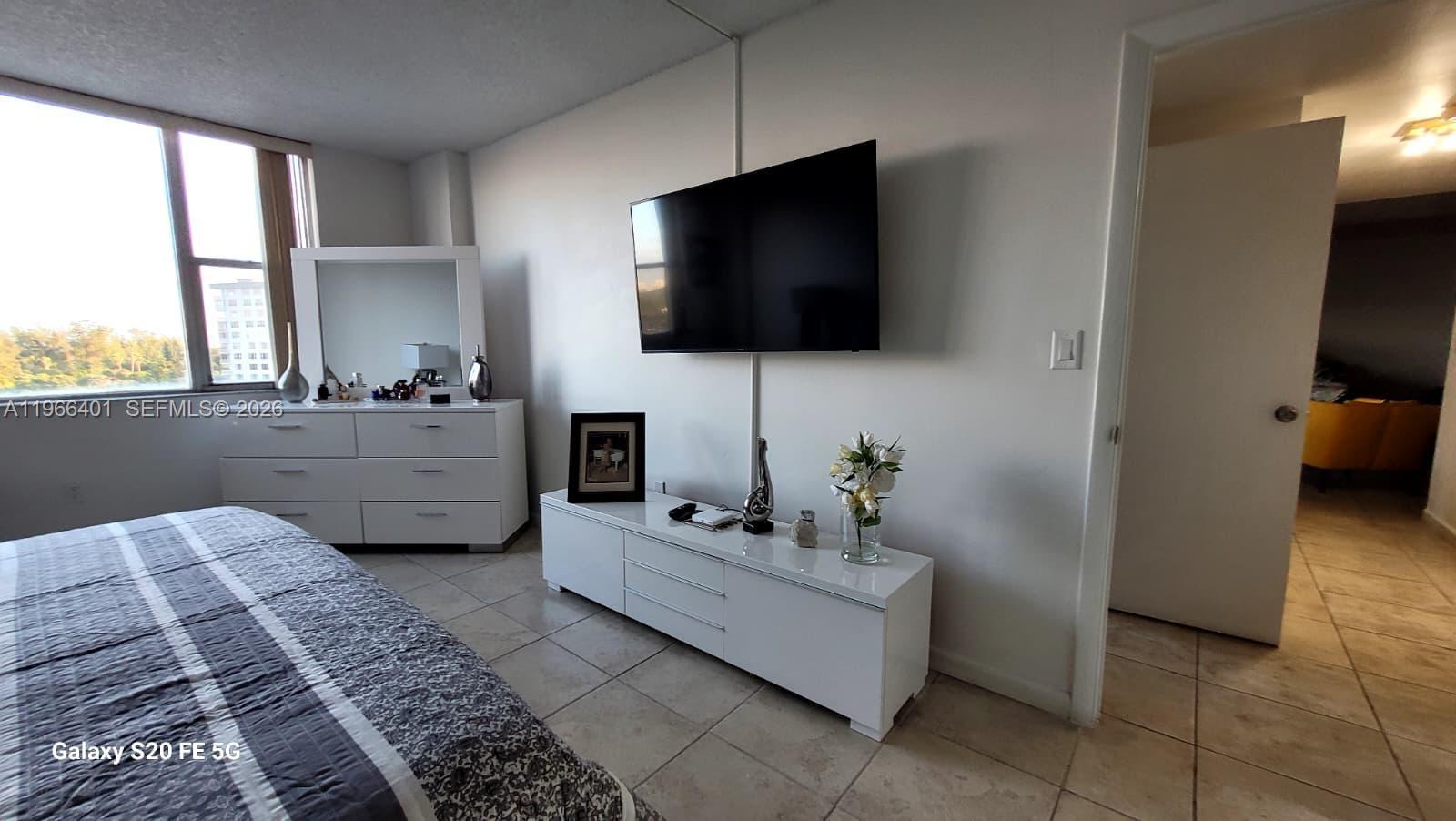 HILLCREST EAST NO 26 COND - Residential