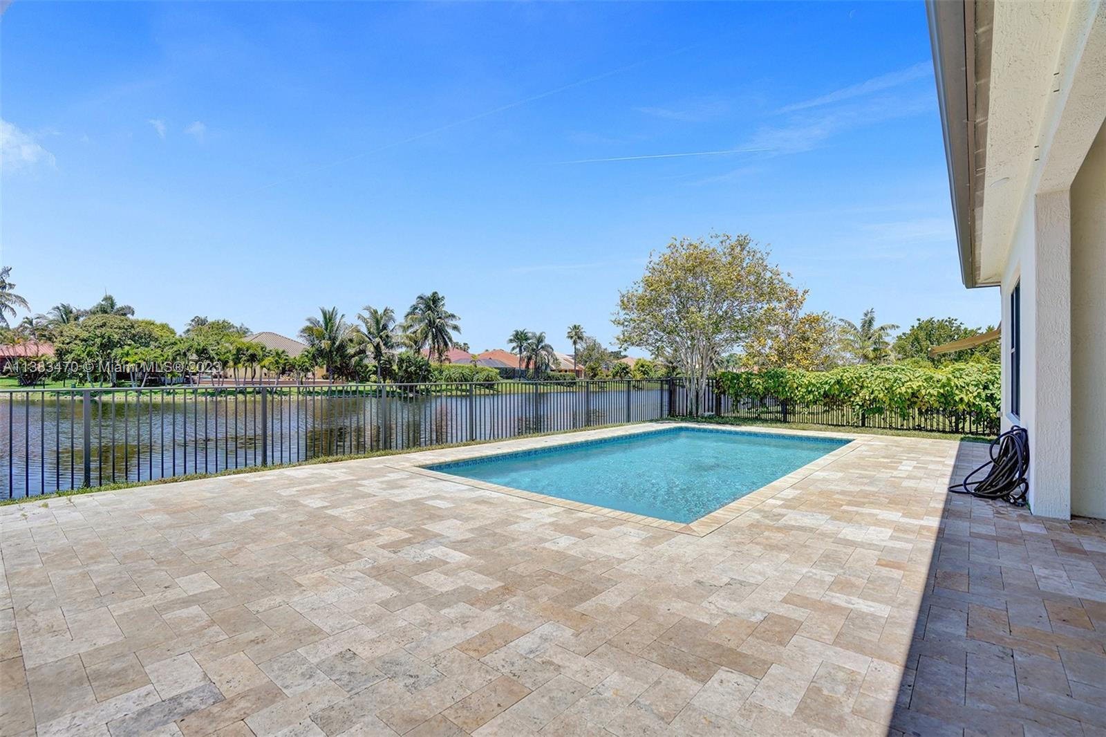 PEMBROKE LAKES SOUTH - Residential