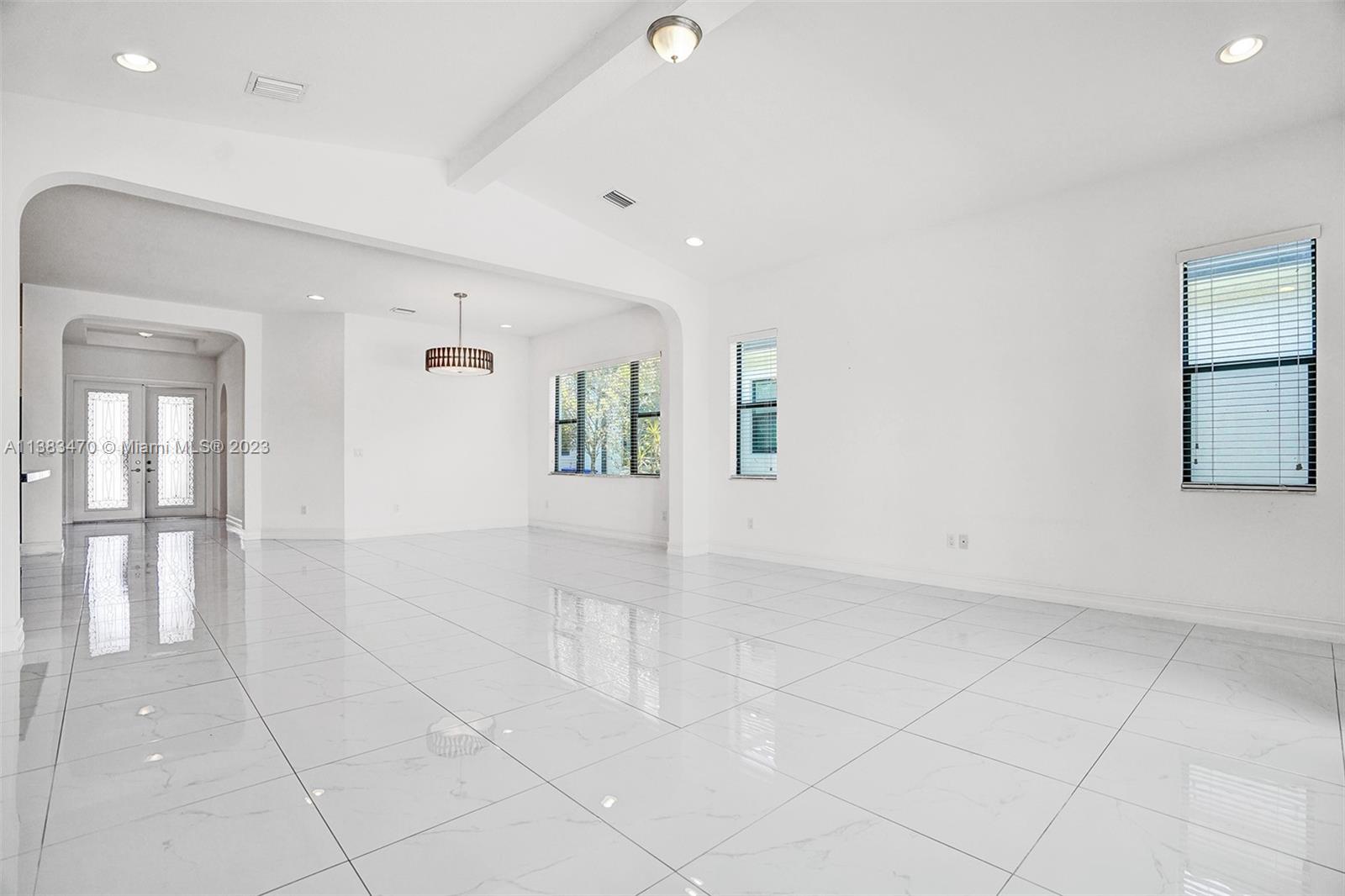 PEMBROKE LAKES SOUTH - Residential