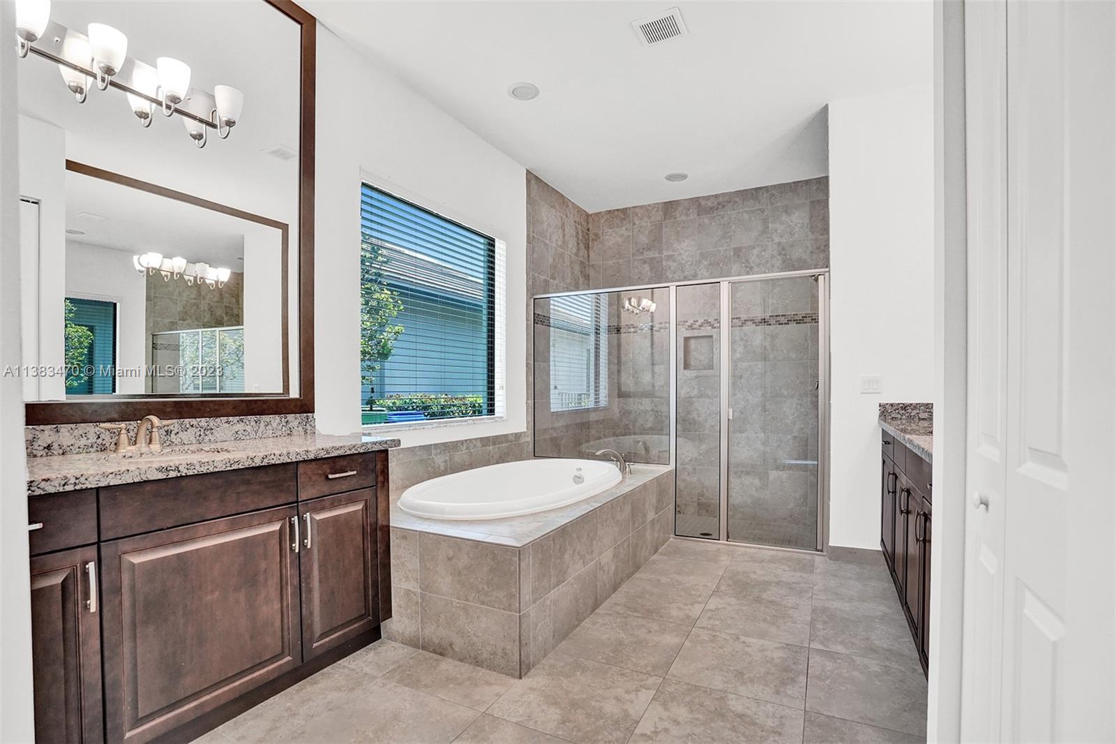 PEMBROKE LAKES SOUTH - Residential