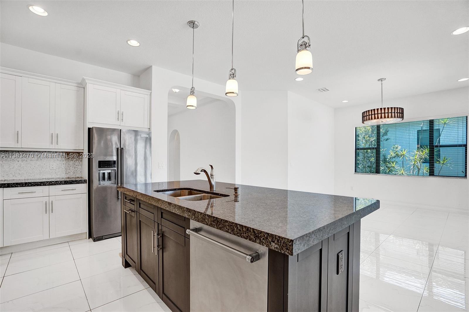 PEMBROKE LAKES SOUTH - Residential