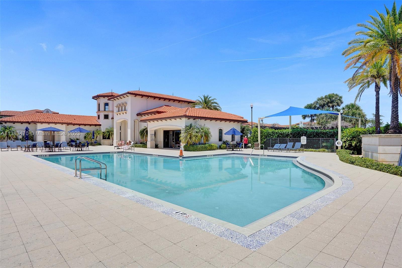 PEMBROKE LAKES SOUTH - Residential