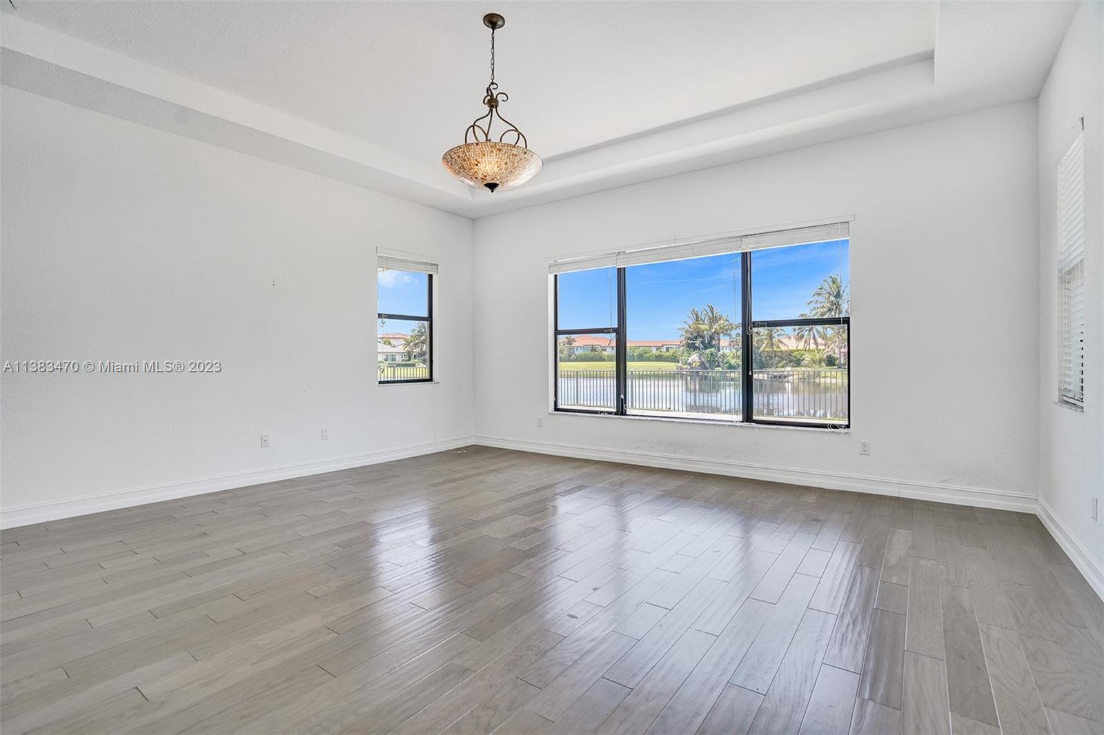 PEMBROKE LAKES SOUTH - Residential