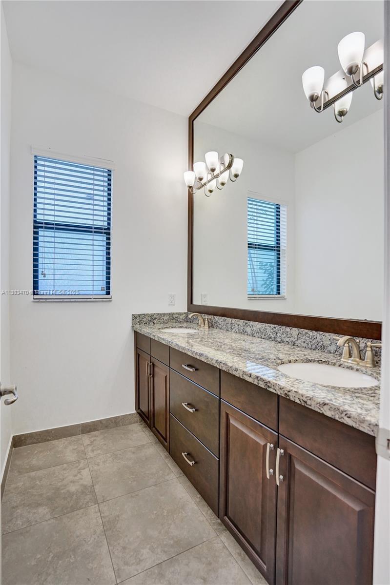 PEMBROKE LAKES SOUTH - Residential
